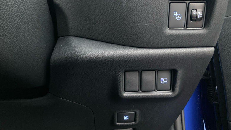 Toyota C-HR 1.8 Hybrid Design 5dr CVT Hybrid Hatchback